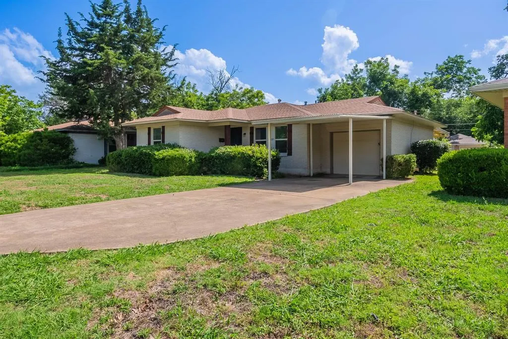 10033 Casa Oaks Drive