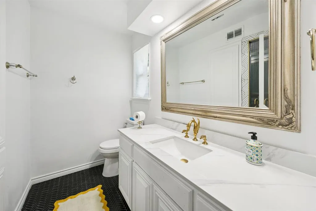 11212 Inwood Road