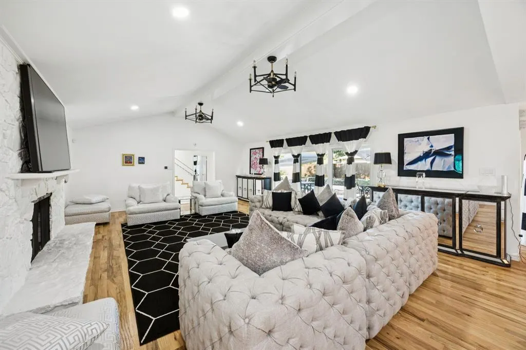 11212 Inwood Road
