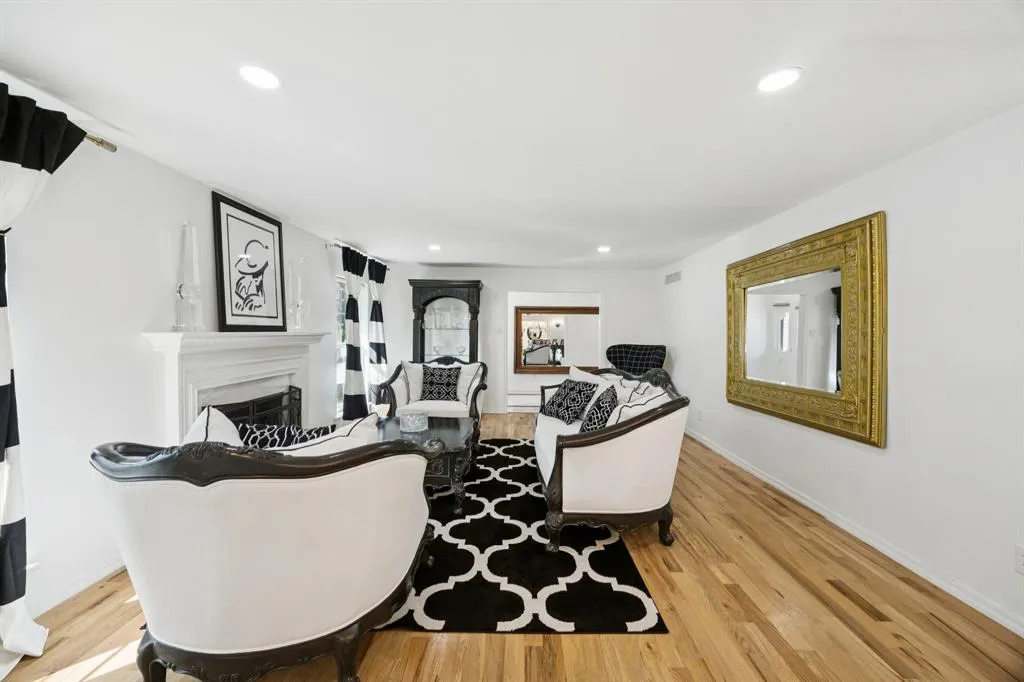 11212 Inwood Road