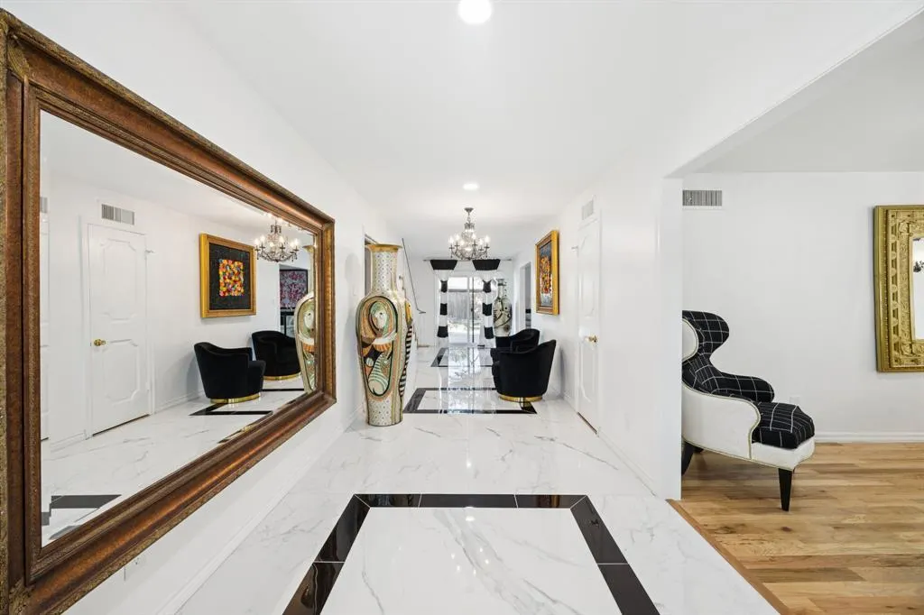 11212 Inwood Road