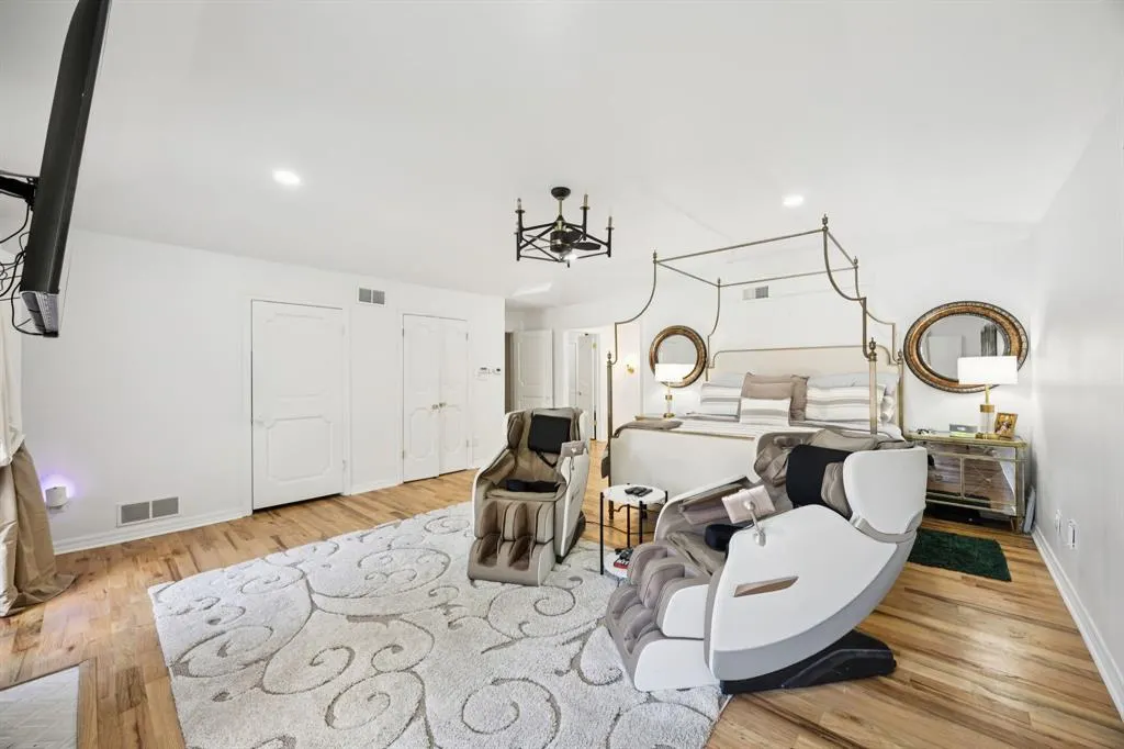 11212 Inwood Road