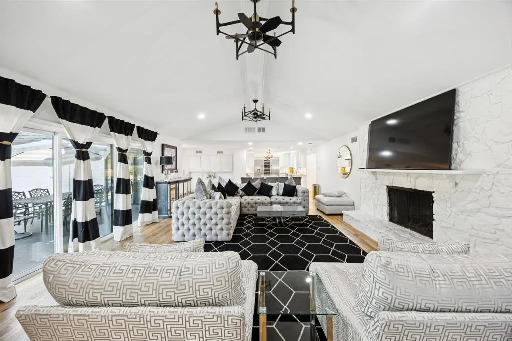 11212 Inwood Road