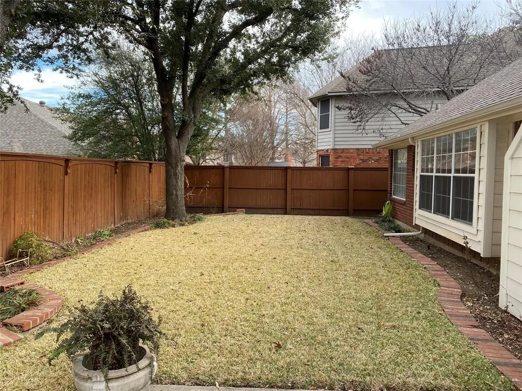 2213 Green Hill Drive
