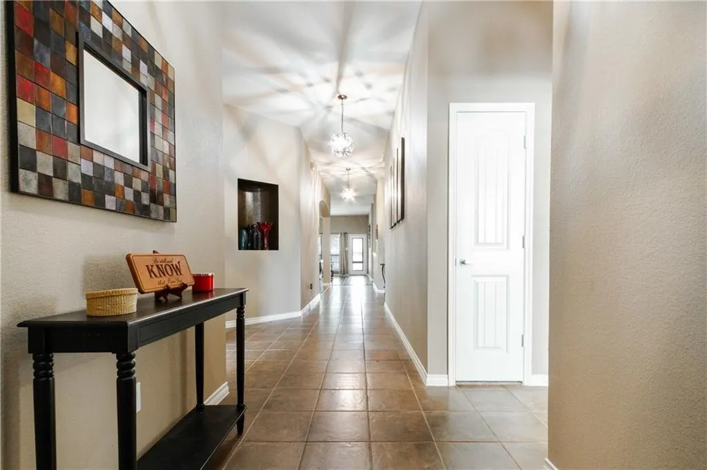 7813 Loma Alta Trail