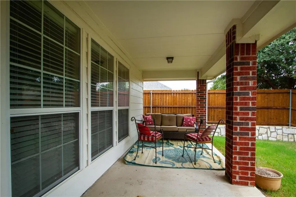 7813 Loma Alta Trail
