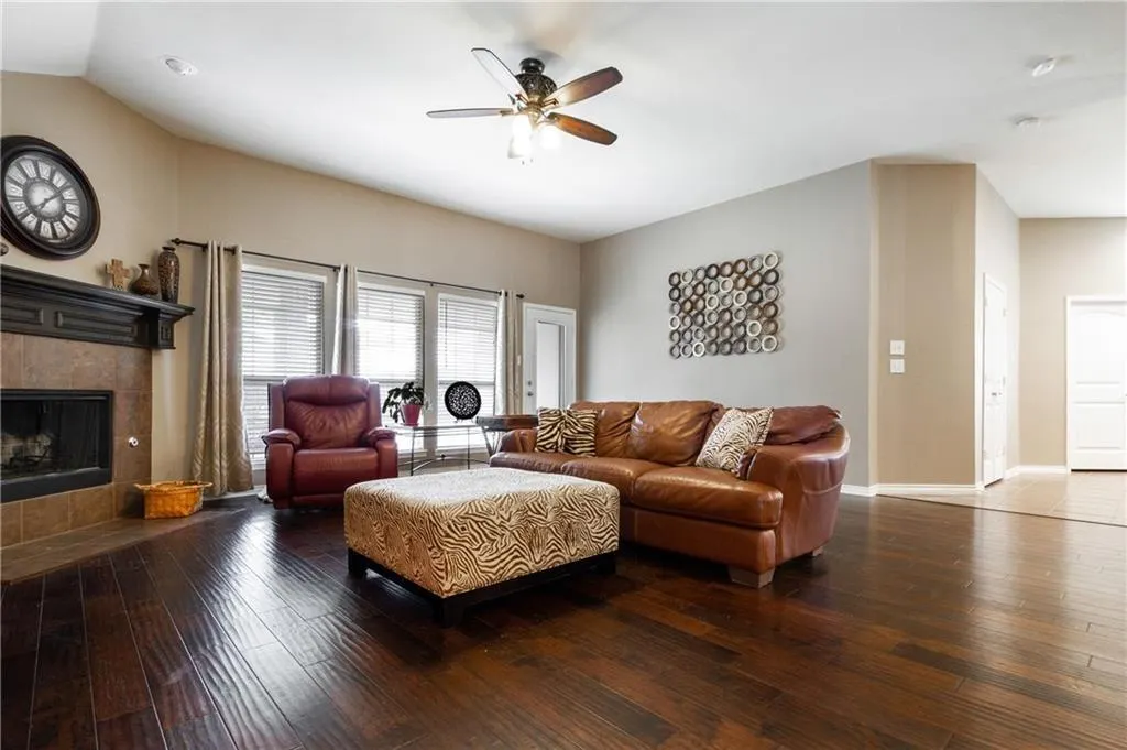 7813 Loma Alta Trail