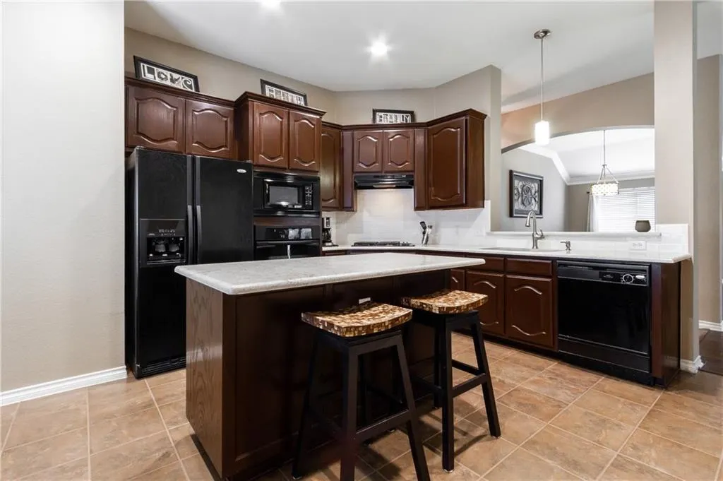 7813 Loma Alta Trail