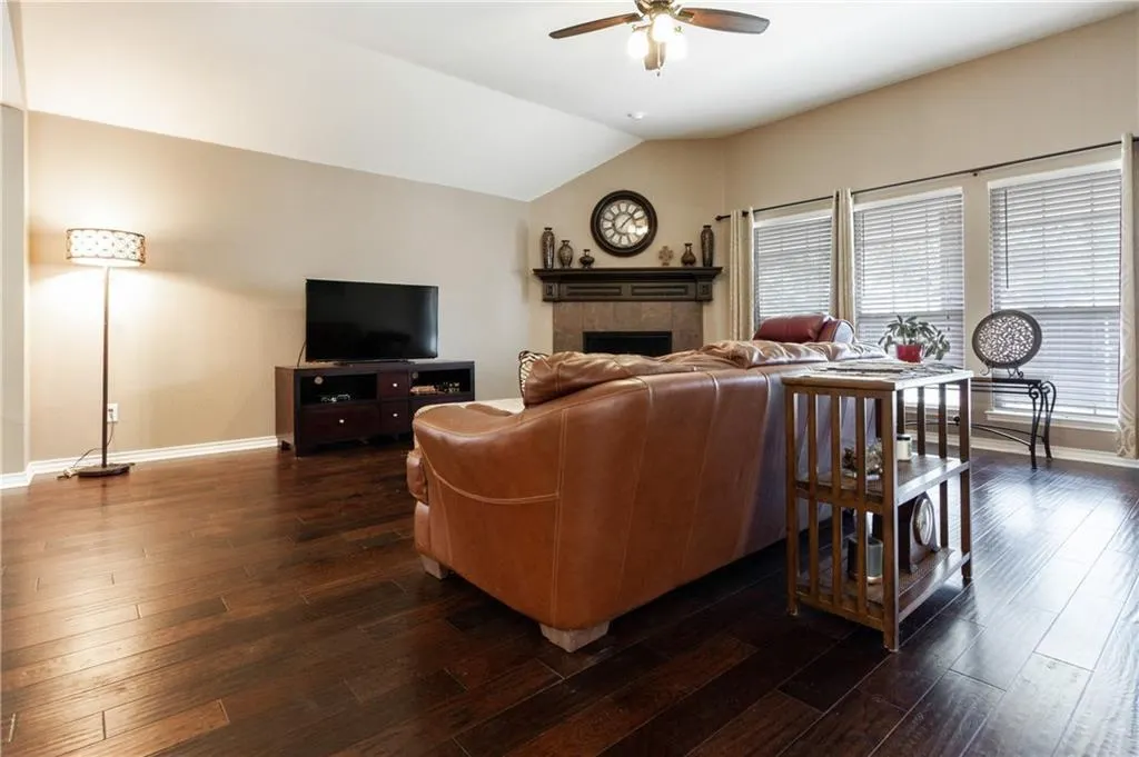 7813 Loma Alta Trail
