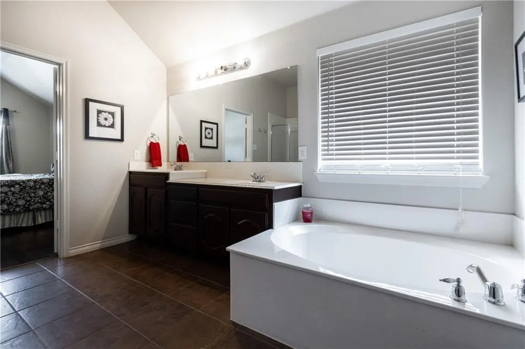 7813 Loma Alta Trail