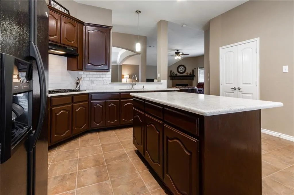 7813 Loma Alta Trail