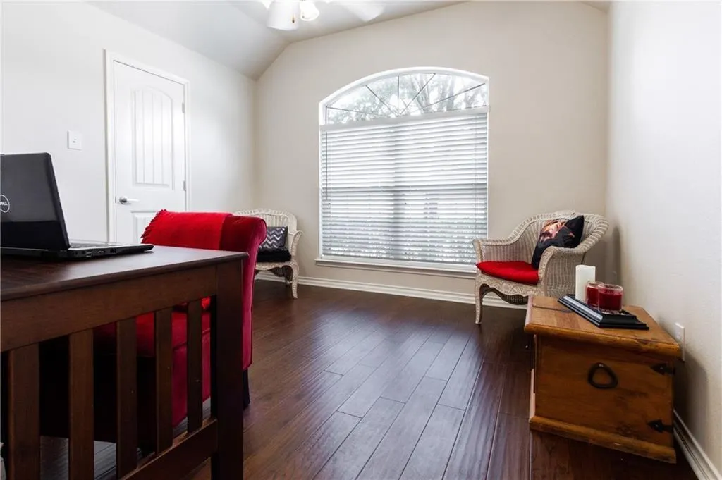 7813 Loma Alta Trail