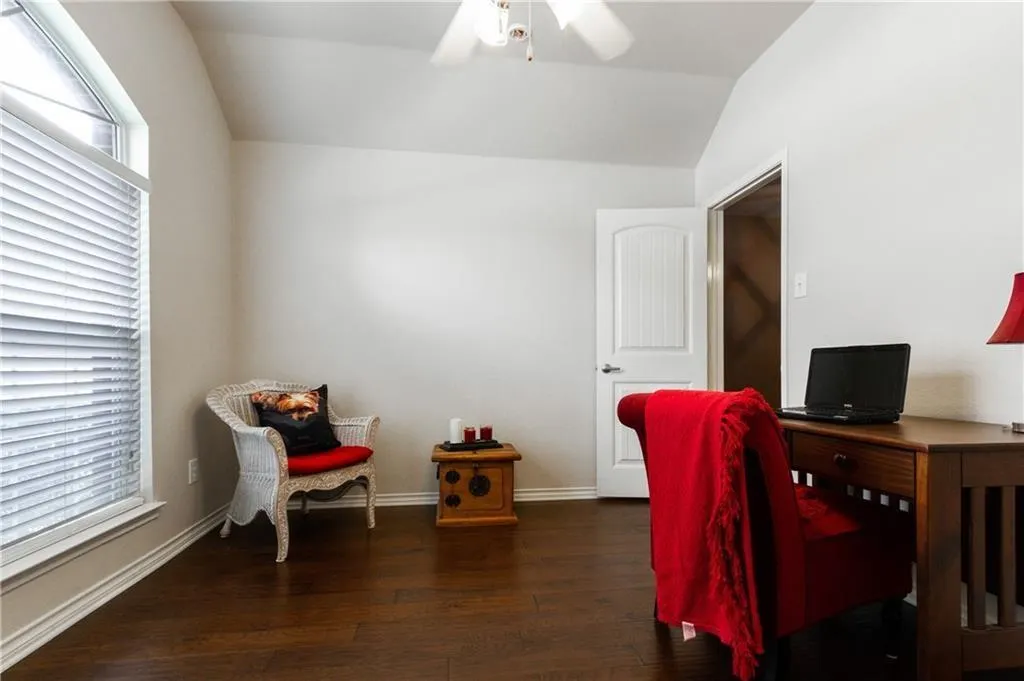 7813 Loma Alta Trail