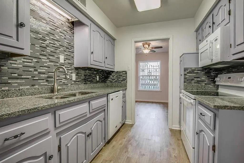 12805 Pandora Drive