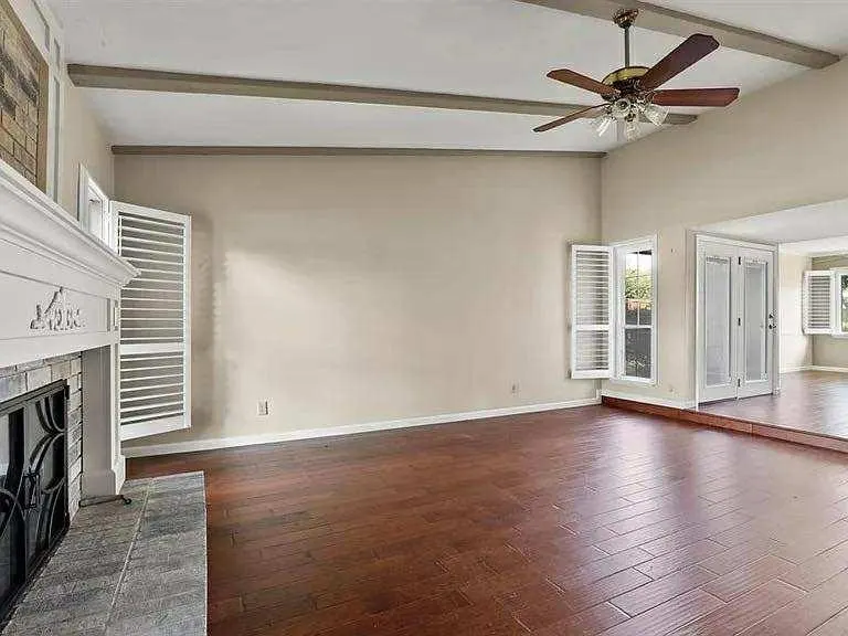 4653 Ringgold Lane