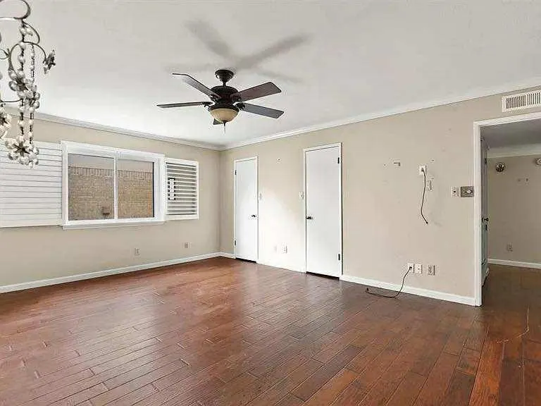 4653 Ringgold Lane