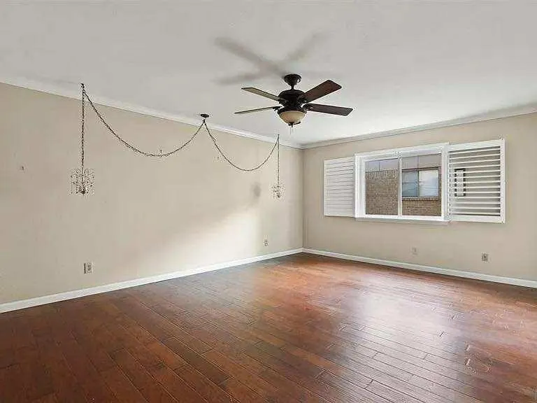 4653 Ringgold Lane