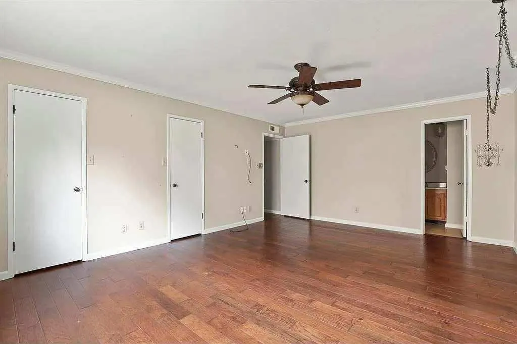 4653 Ringgold Lane