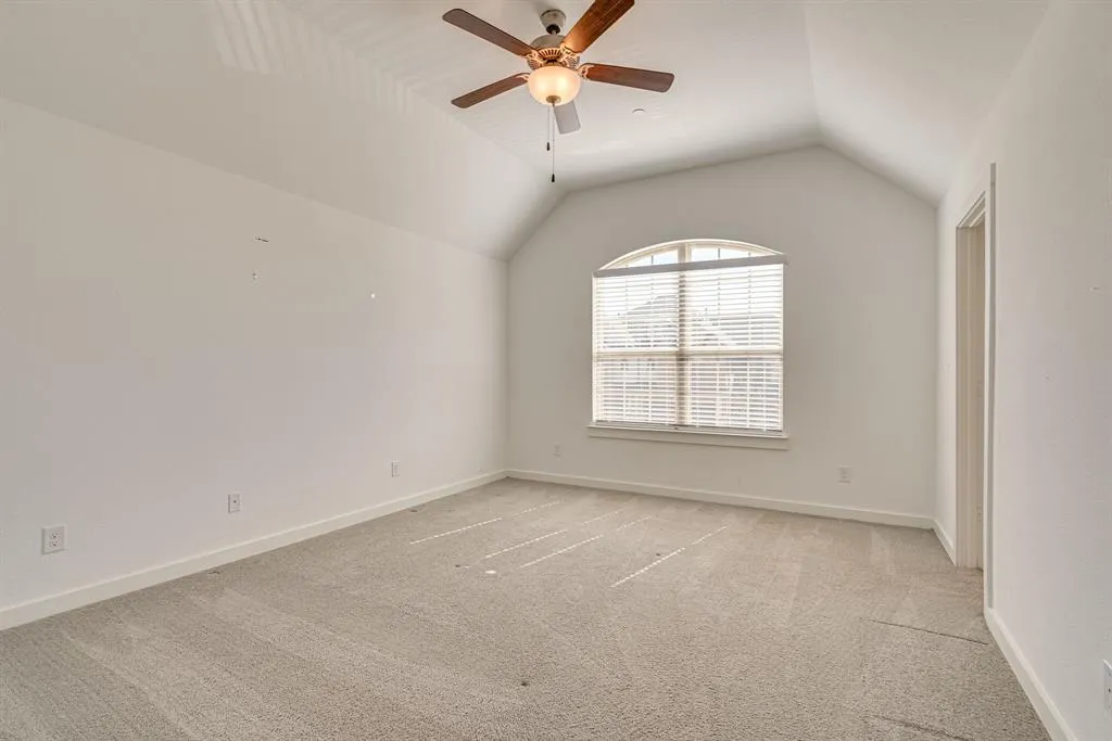 2725 Splendor Drive