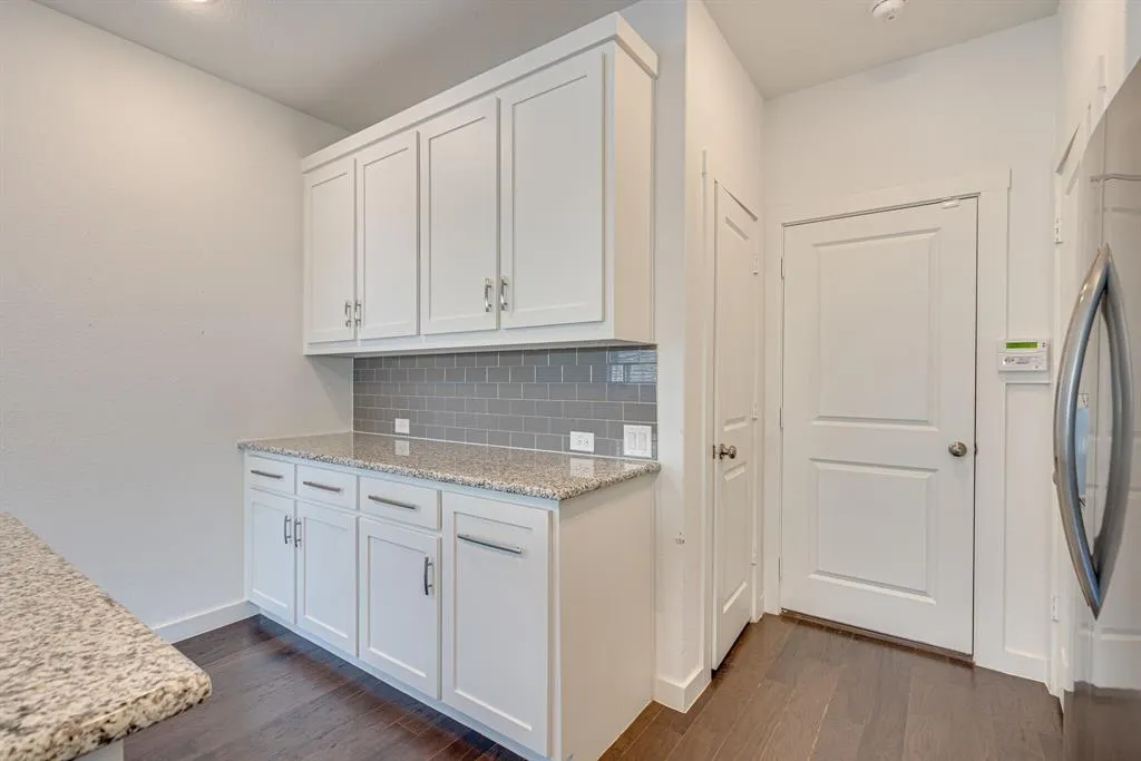 2725 Splendor Drive