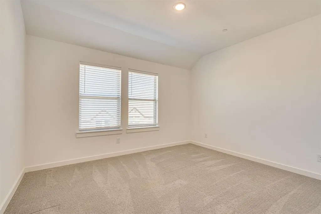 2725 Splendor Drive