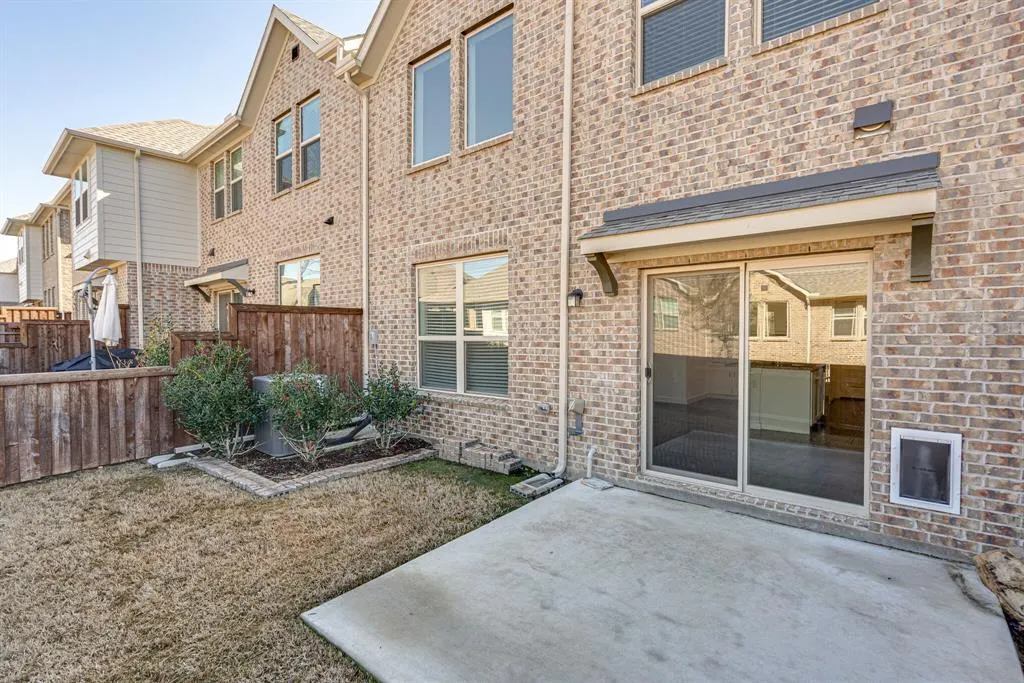 2725 Splendor Drive