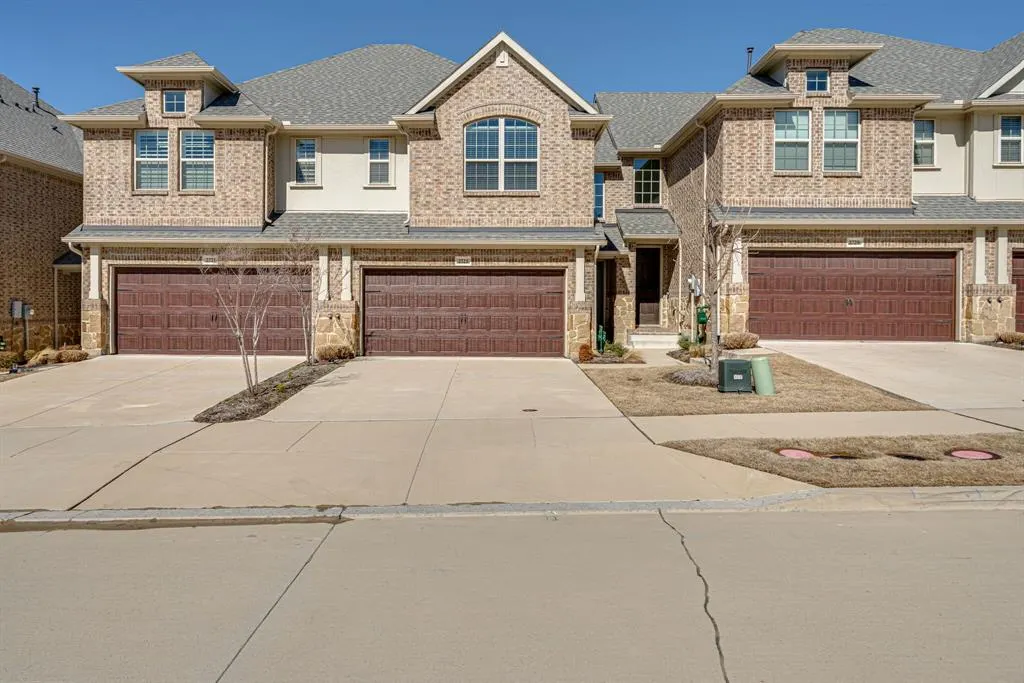 2725 Splendor Drive