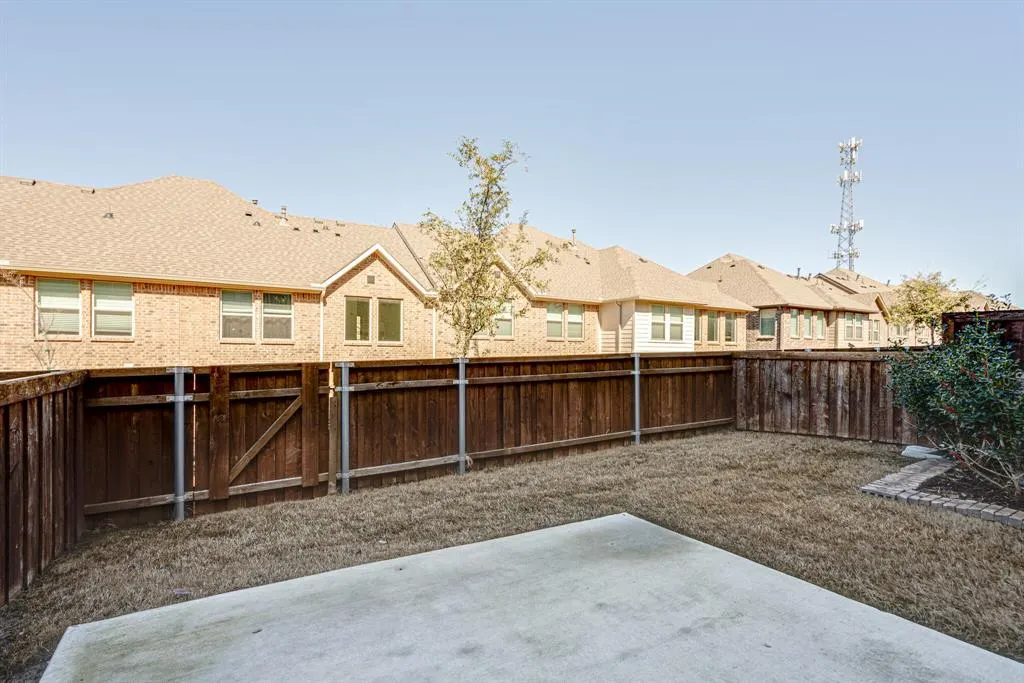 2725 Splendor Drive