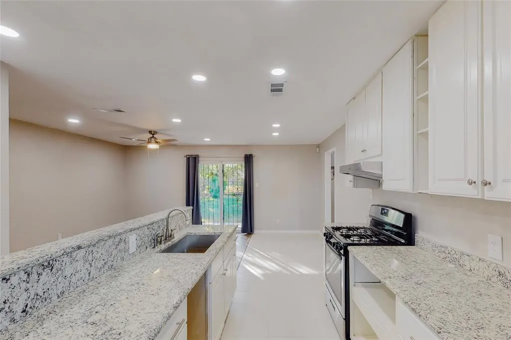 3524 Pacesetter Drive