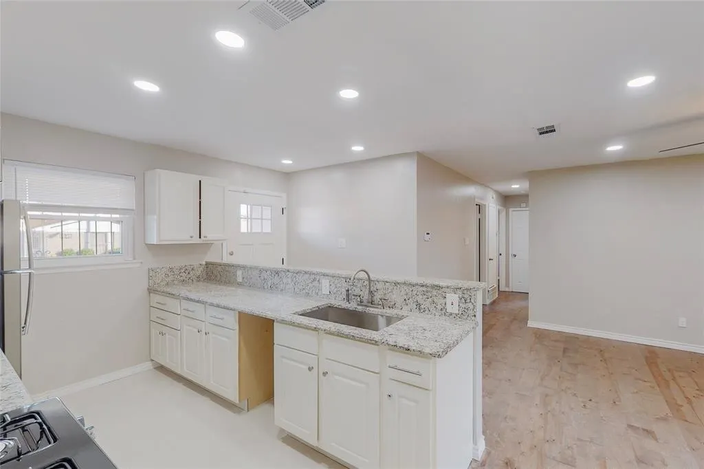 3524 Pacesetter Drive