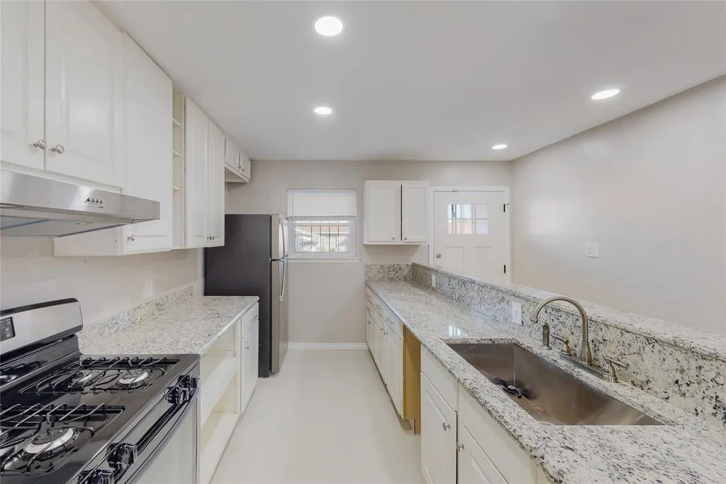 3524 Pacesetter Drive