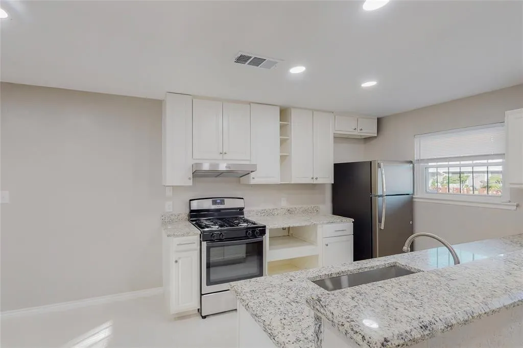 3524 Pacesetter Drive