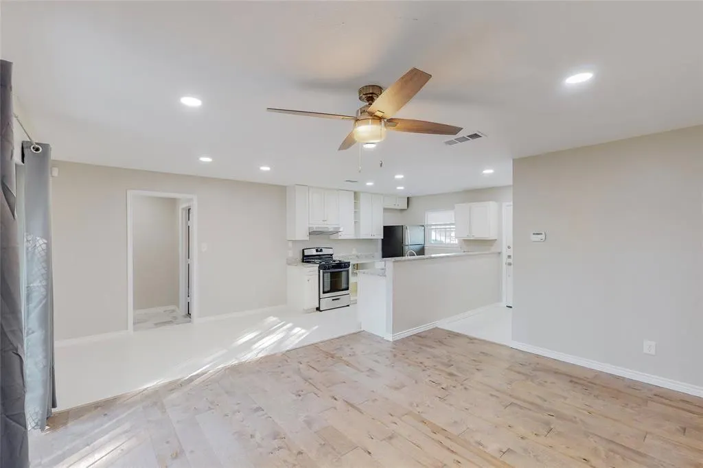 3524 Pacesetter Drive