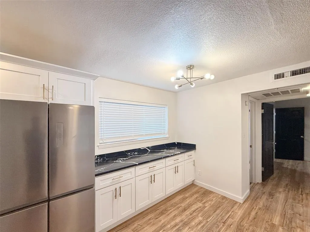 4811 Live Oak Street, #202