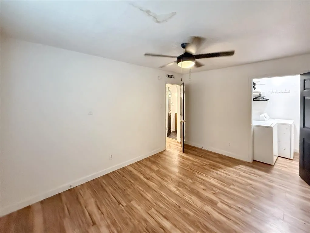 4811 Live Oak Street, #202