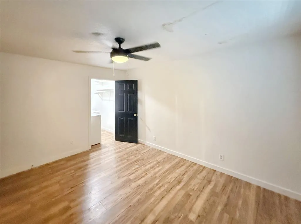 4811 Live Oak Street, #202