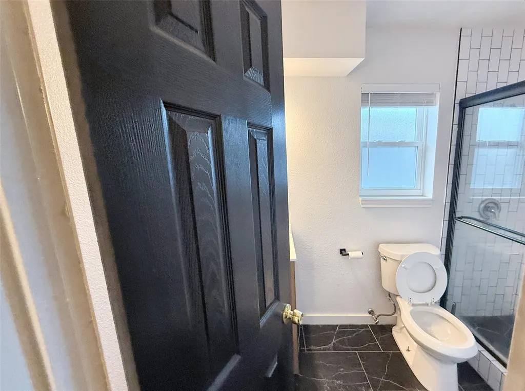 4811 Live Oak Street, #202