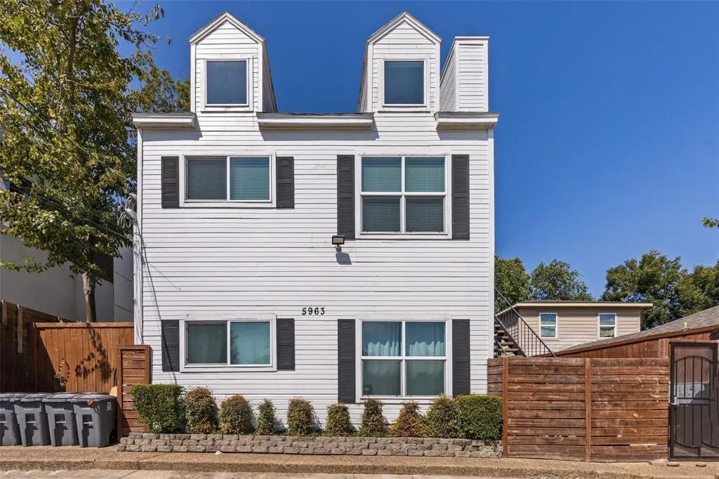 5963 Ross Avenue, #103