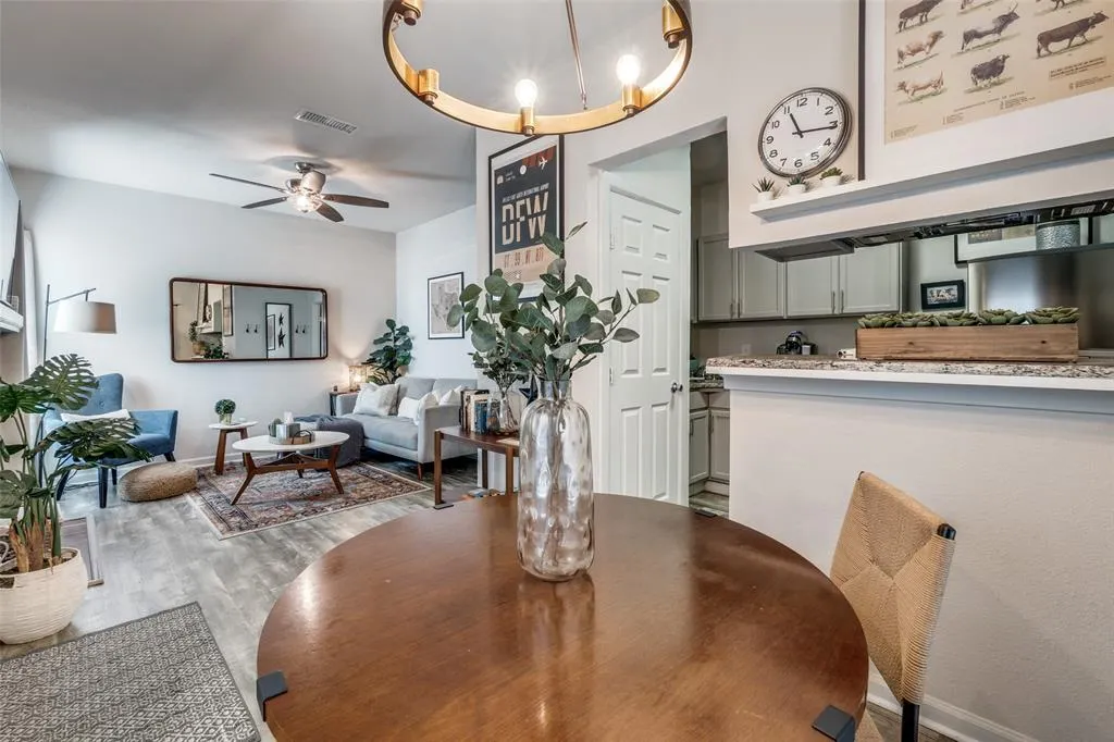 5963 Ross Avenue, #103
