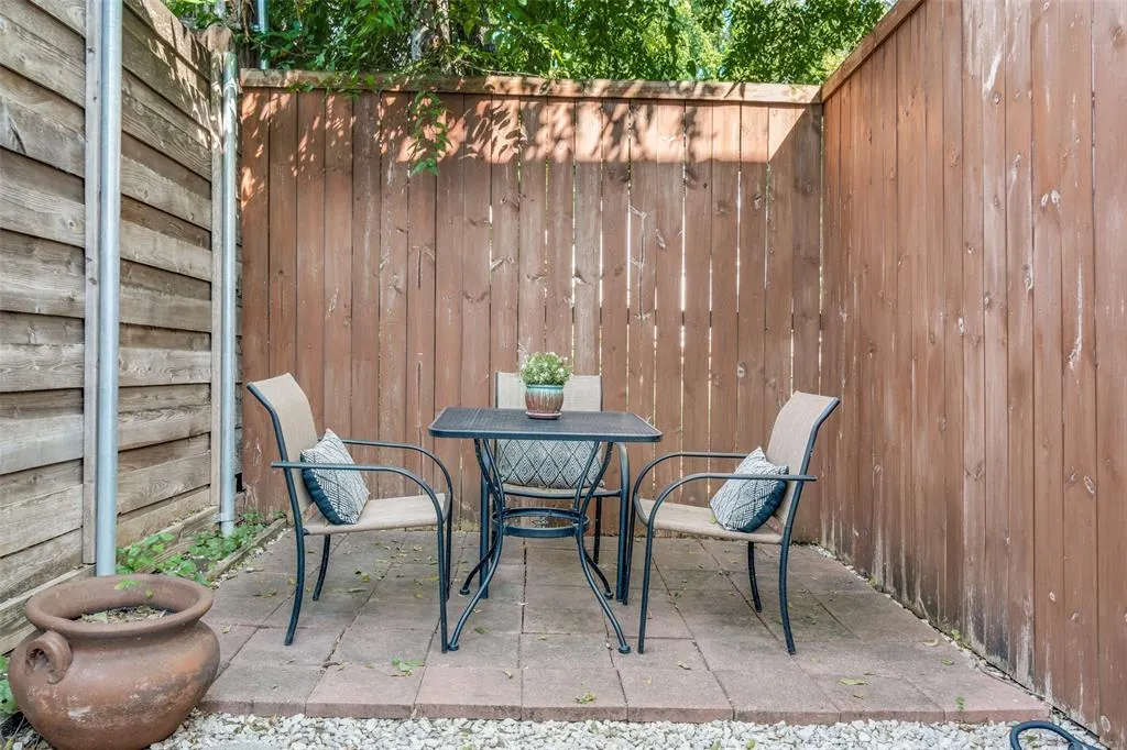 5963 Ross Avenue, #103