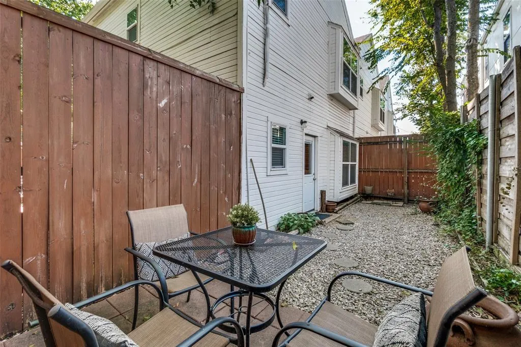 5963 Ross Avenue, #103