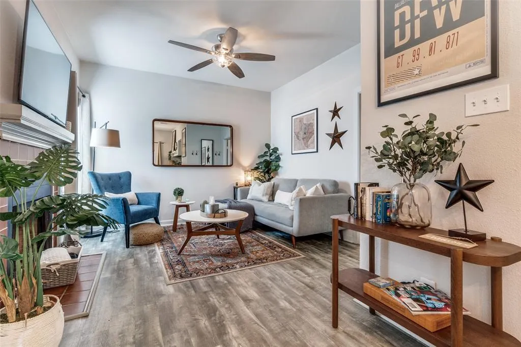 5963 Ross Avenue, #103