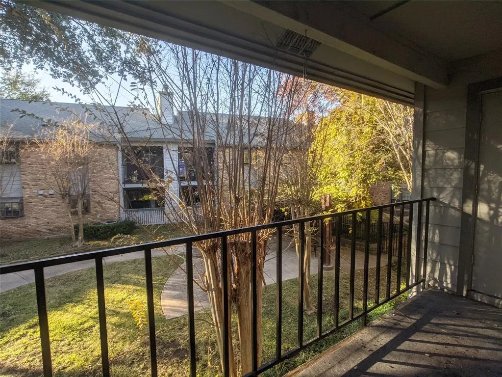 15151 Berry Trail, #908
