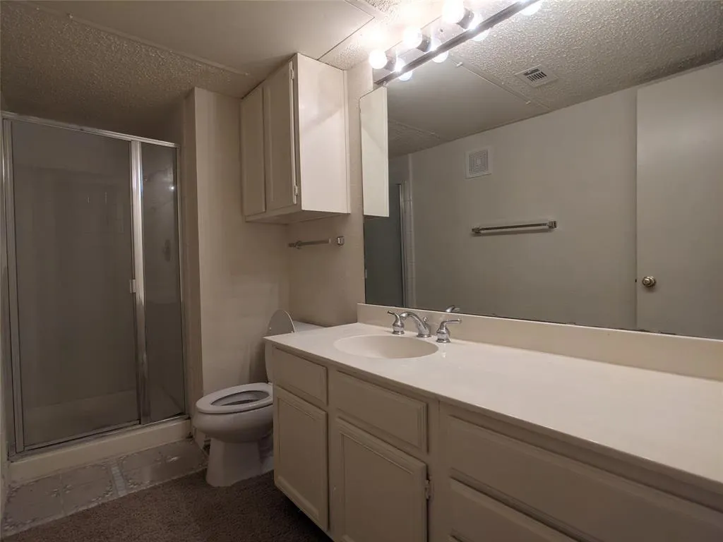 15151 Berry Trail, #908