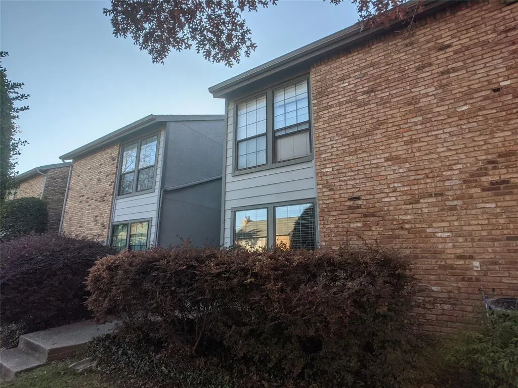 15151 Berry Trail, #908