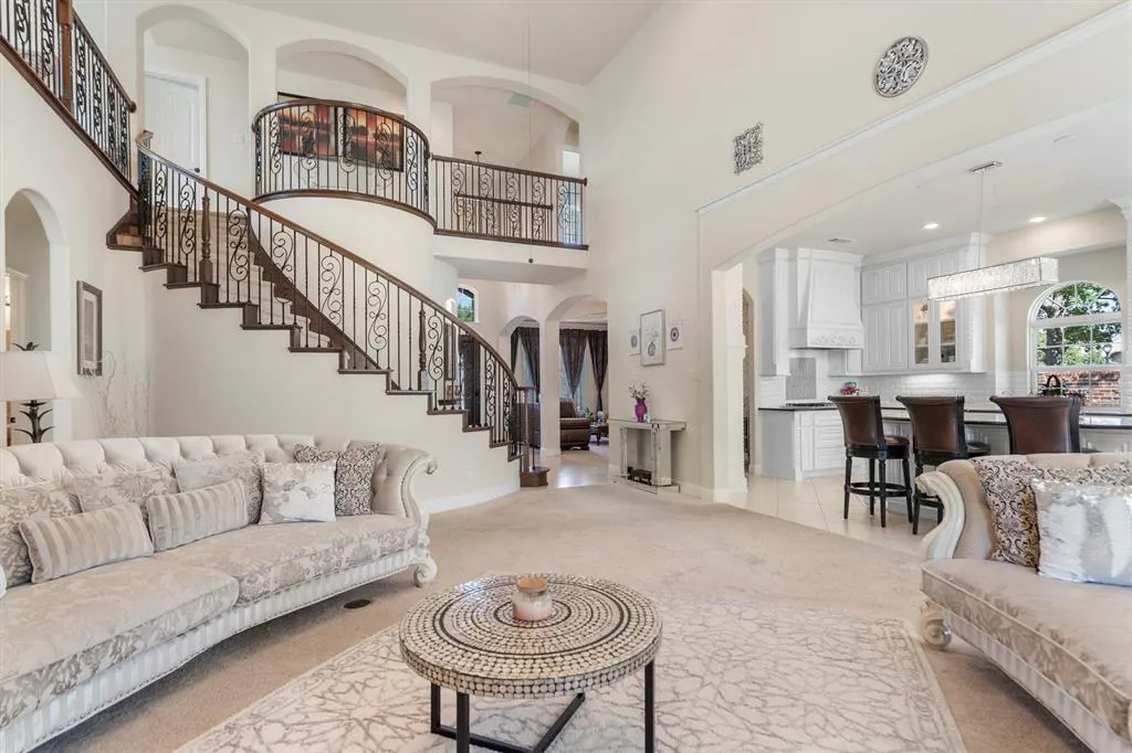 10296 Casabella Drive