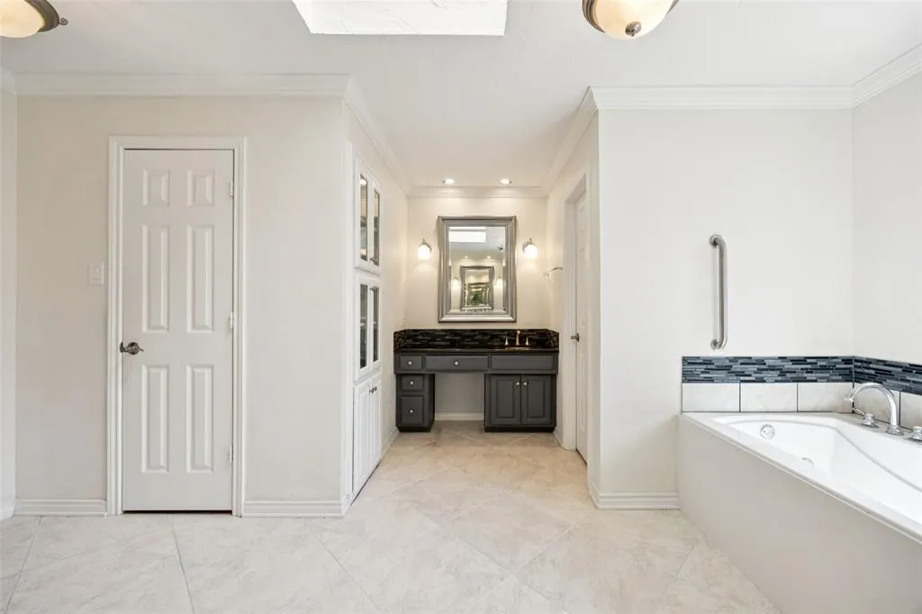 3812 Portsmouth Circle