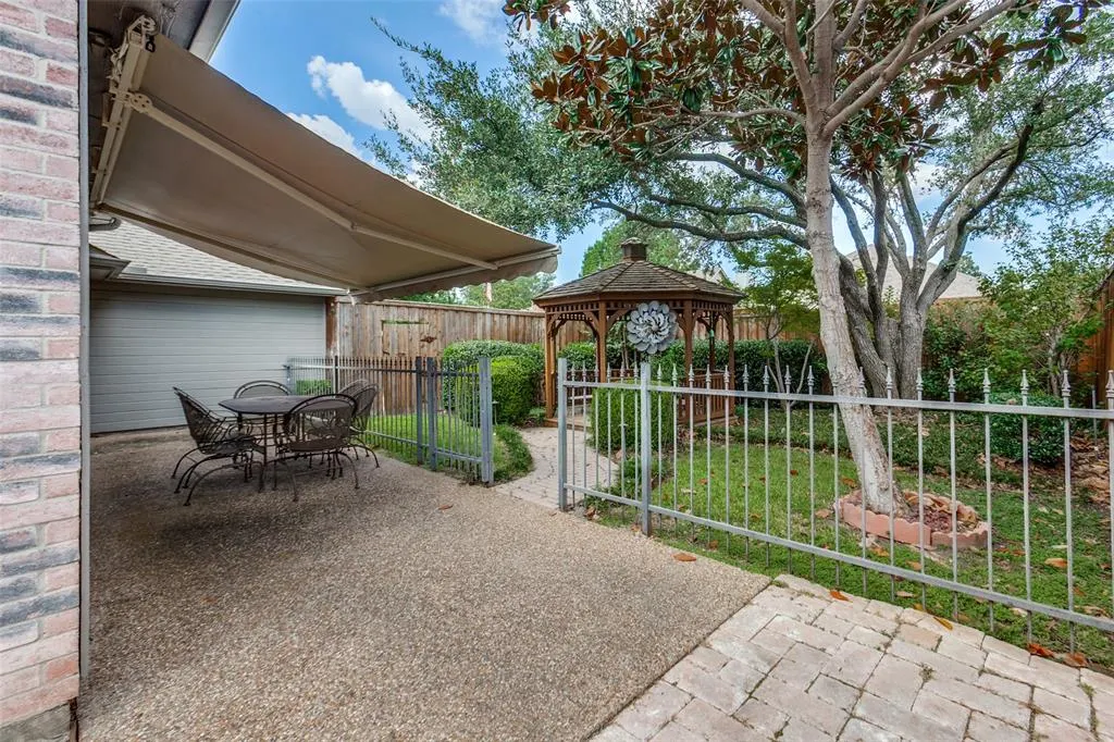 5927 Willow Wood Lane