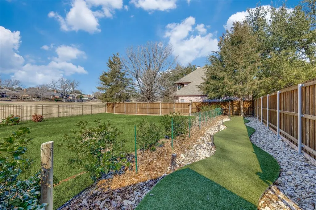 944 Hills Creek Drive