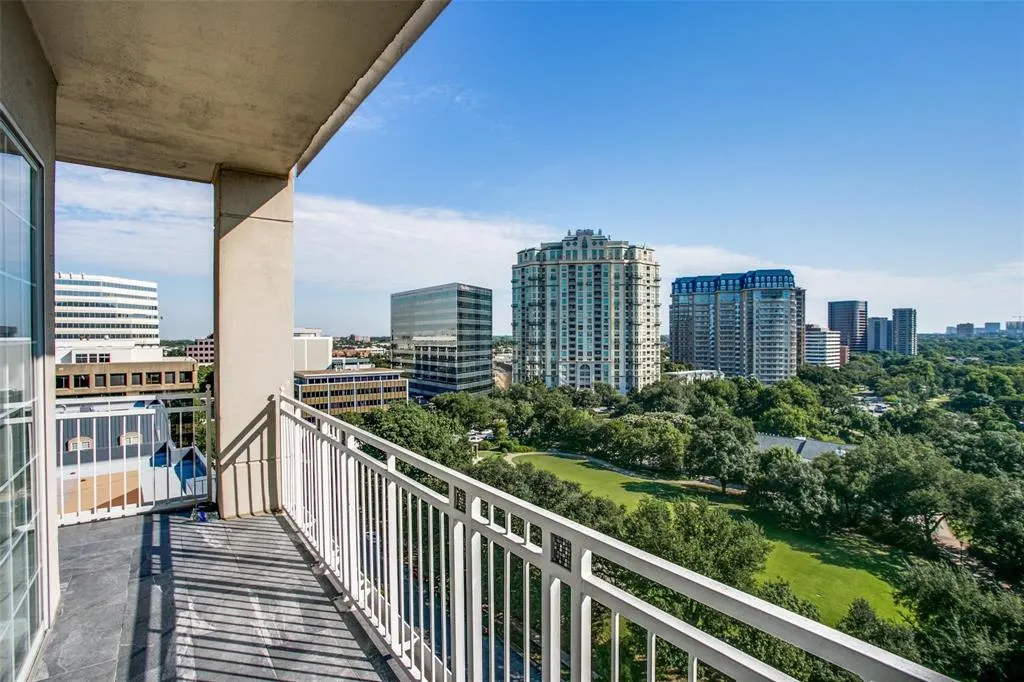 3225 Turtle Creek Boulevard, #1148
